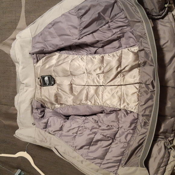 North Face winter jacket - Picture 4 of 6
